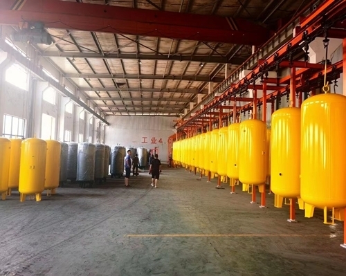 百年申江储气罐生产车间